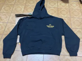 Sudadera Eme Studios x McDonald's