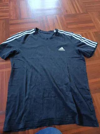 Ropa deportiva Adidas Talla L y talla M grande