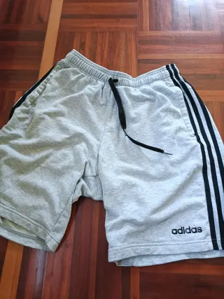 Ropa deportiva Adidas Talla L y talla M grande