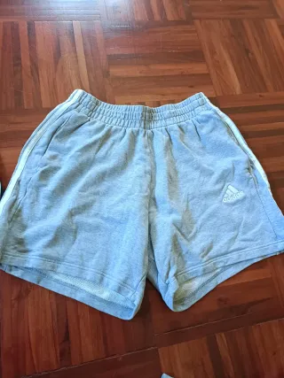 Ropa deportiva Adidas Talla L y talla M grande