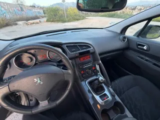 Peugeot 3008 2012