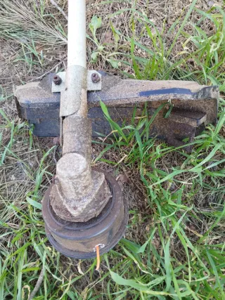 Desbrozadora de gasolina amarilla