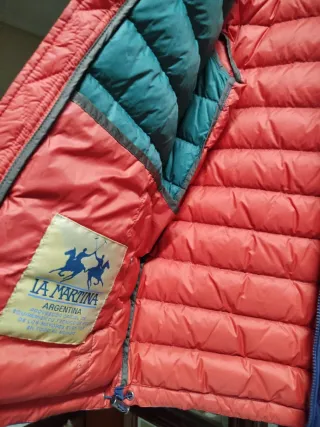 Chaqueta La Martina acolchada azul y roja