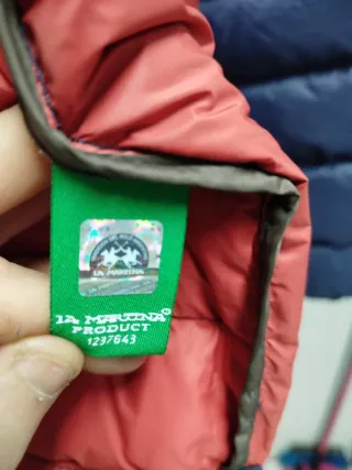 Chaqueta La Martina acolchada azul y roja