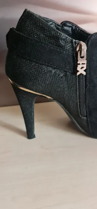 Botines negros Xti Talla 37