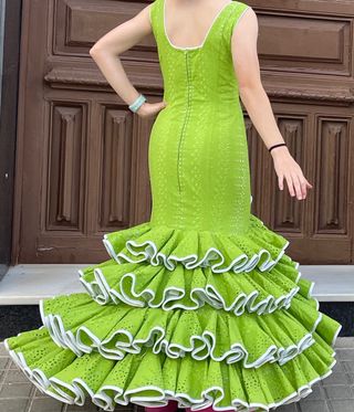 Traje de Flamenca Verde Talla 34/36 tela perforada