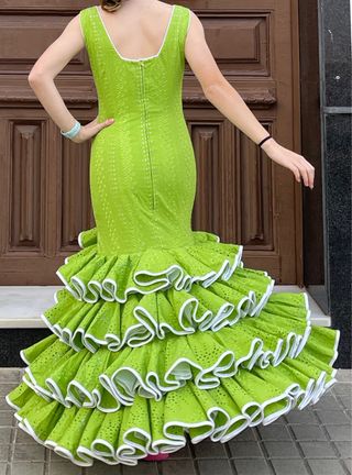 Traje de Flamenca Verde Talla 34/36 tela perforada