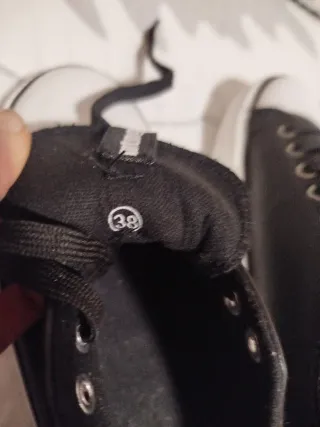 Playeras MTNG Mujer Talla 38 Negras y Blancas