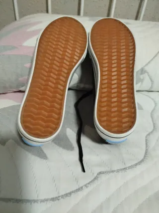 Playeras MTNG Mujer Talla 38 Negras y Blancas