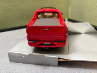 Welly Cadillac Escalade EXT 2002 1:24 Rosso