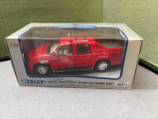 Welly Cadillac Escalade EXT 2002 1:24 Rosso
