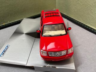 Welly Cadillac Escalade EXT 2002 1:24 Rosso