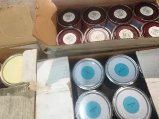 Cajas de pintura esmalte satinado Bruguer