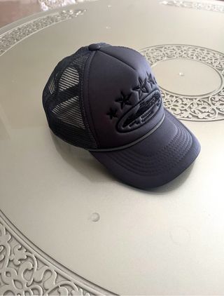 Gorra Corteiz Negra y Gris