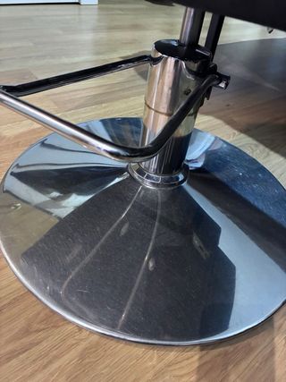 Sillón de peluquería negro