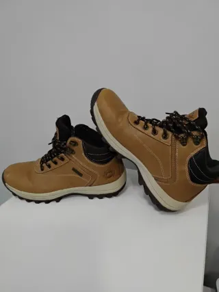 Botas de Montaña Udok Marrones y Negras