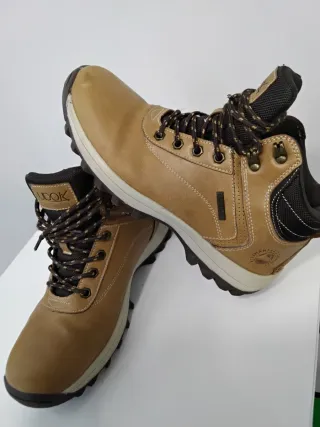 Botas de Montaña Udok Marrones y Negras