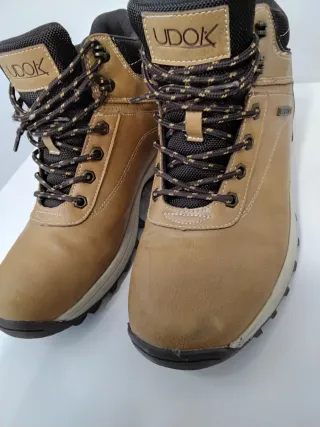 Botas de Montaña Udok Marrones y Negras