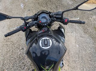 Kawasaki Z900 Negra y Verde