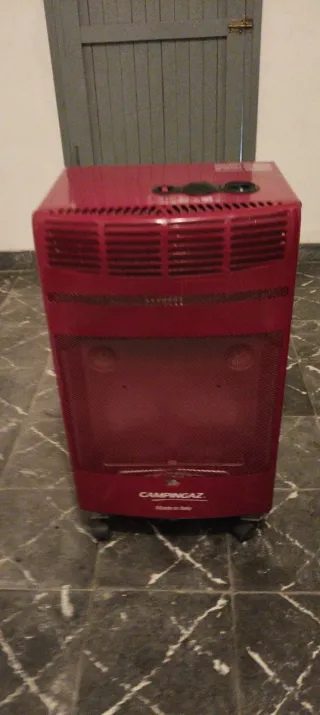 Estufa de gas Campingaz roja