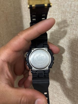 Casio G-Shock 5146 Negro y Dorado