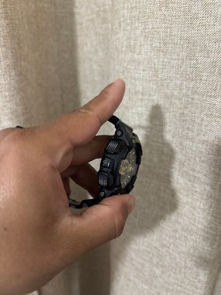 Casio G-Shock 5146 Negro y Dorado