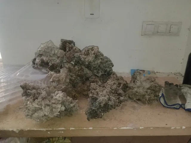 Roca viva para acuario ,unos 15 kilos.