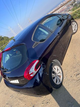 Peugeot 208 2013