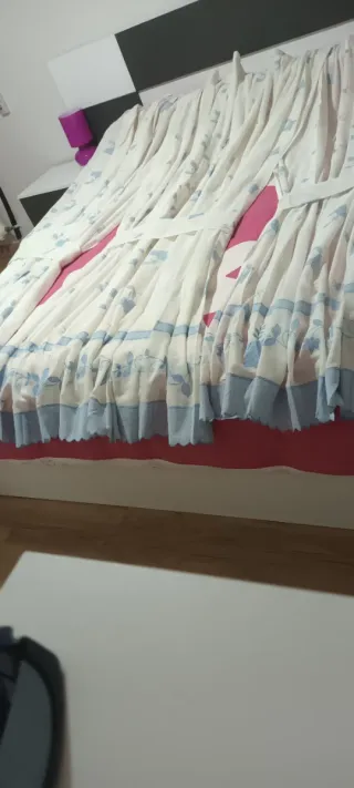 Cortinas rústicas blancas y azules