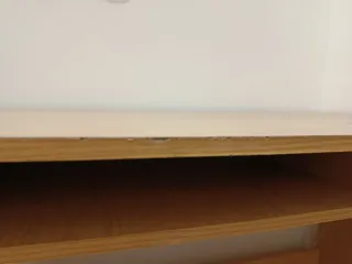 Escritorio de madera claro