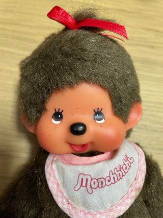 Monchhichi peluche con chupete y babero 2006