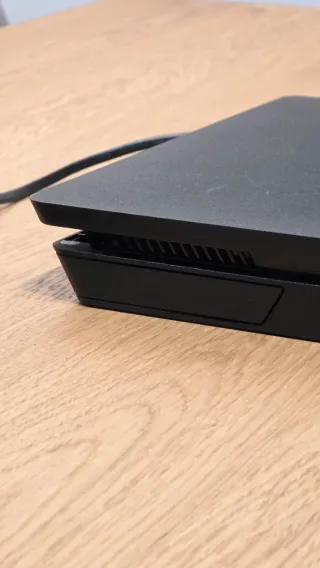 PS4 Slim + Mando Azul + 3 Juegos