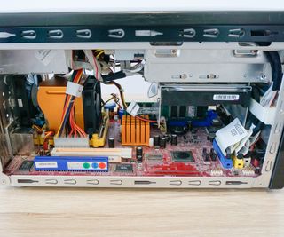 Ordenador Biostar Ideq 220M