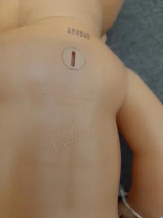 Muñeco bebé plástico estilo antiguo