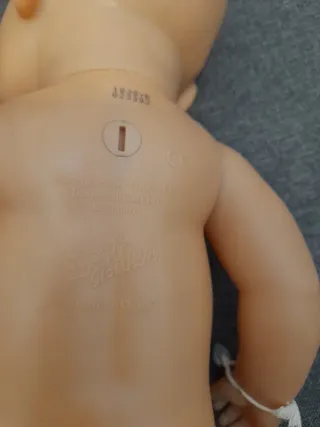 Muñeco bebé plástico estilo antiguo