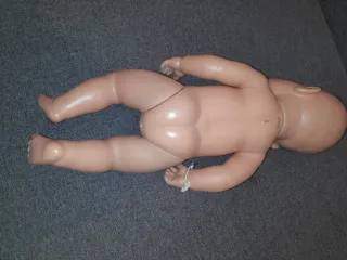 Muñeco bebé plástico estilo antiguo