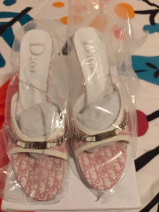 Sandalias Dior rosas y blancas