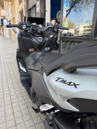 Yamaha TMAX Tech MAX 560 2026
