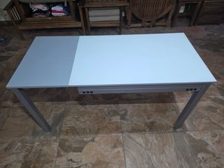 Mesa de cocina cristal blanco y metal gris