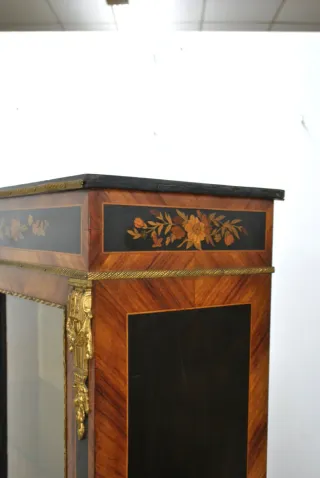 Antigua vitrina 2 puerta Luis XVI con marquetería