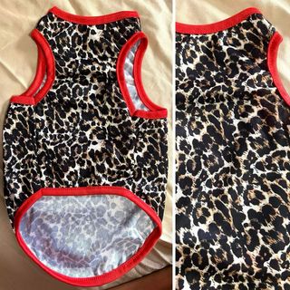 Camiseta tirantes con estampado leopardo.