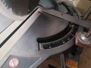 Ingletadora profesional Makita telescópica