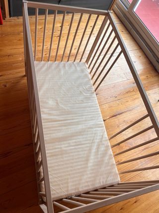 Cuna IKEA haya 60x120 cm + colchón IKEA espuma