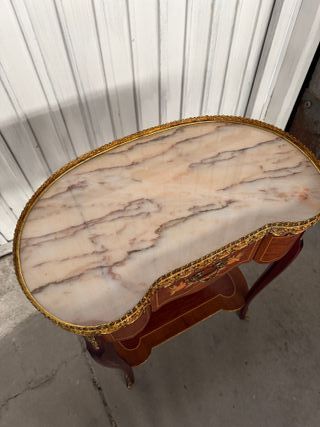 Cómoda de marquetería con cajón