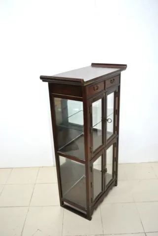 Antigua vitrina expositora china