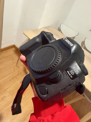 Canon EOS 5D Mark IV