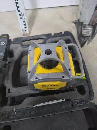 Stanley RL350 Láser Rotativo con Trípode