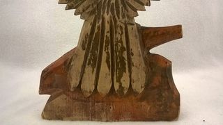 Figura de madera águila