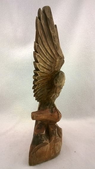 Figura de madera águila