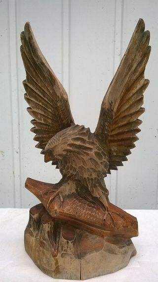 Figura de madera águila